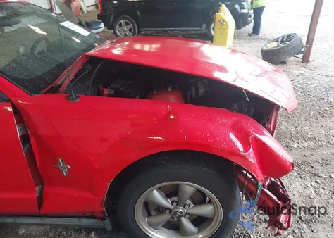 2006 Ford Mustang V6 from USA, damaged, VIN 1ZVFT84N765107125